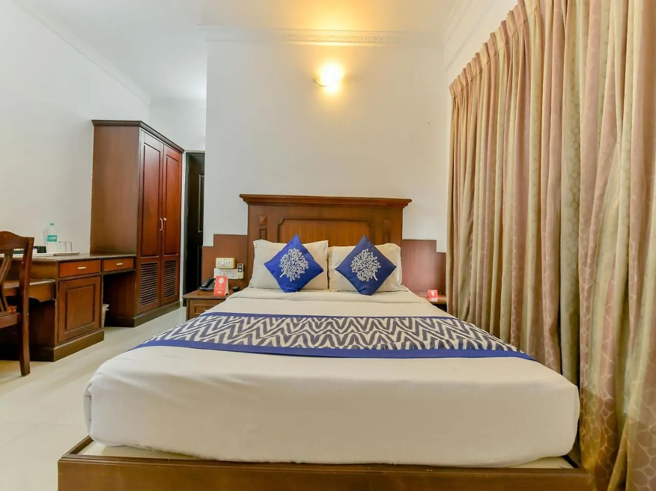 Oyo 15460 Centre Point 호텔 Kochi