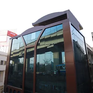 Oyo 7771 Ern Station Hotel