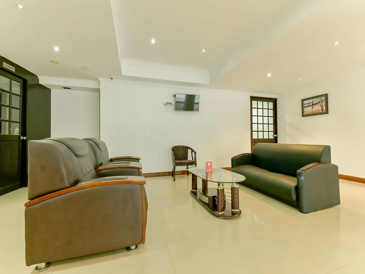 Oyo 15460 Centre Point Hotel Kochi India