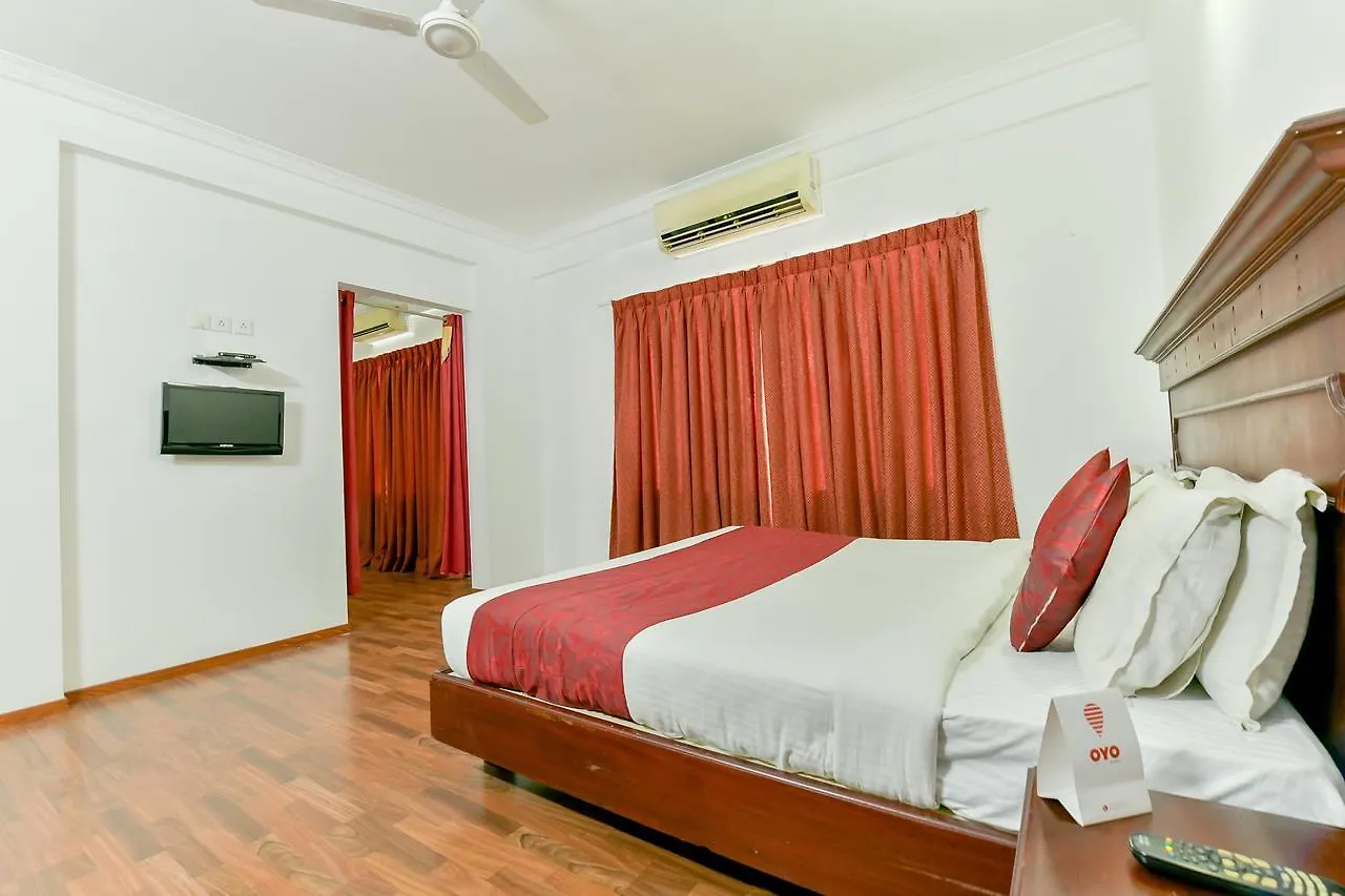 Oyo 15460 Centre Point Hotel Kochi