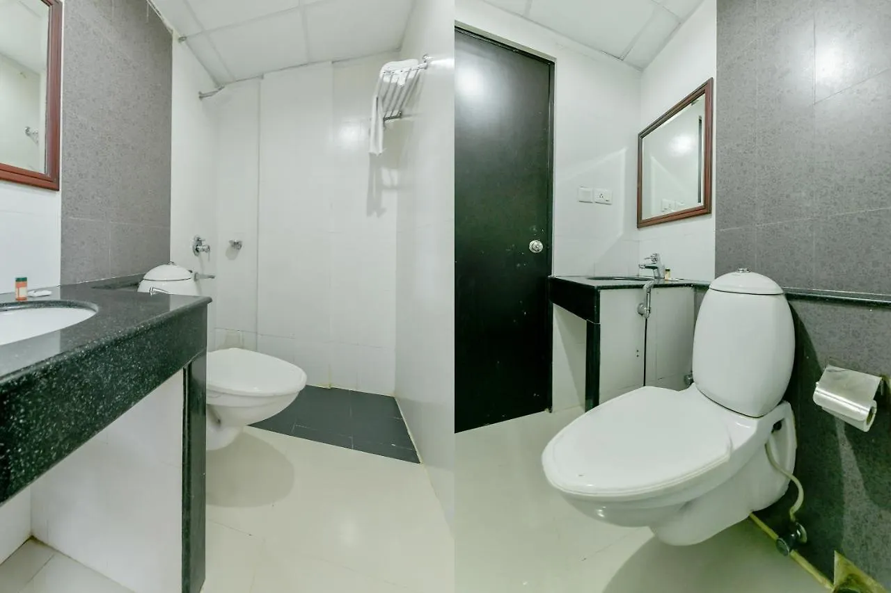 Oyo 15460 Centre Point Hotel Kochi