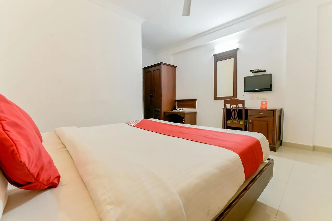 Oyo 15460 Centre Point Hotel Kochi