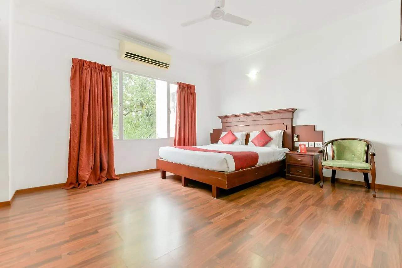 ***  Oyo 15460 Centre Point Hotel Kochi India